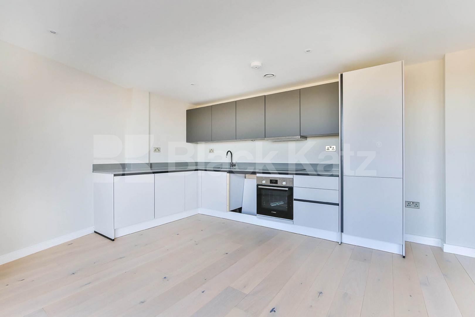 Spacious apartment with a private terrace and views of alexandra Palace  Tottenham Lane, Crouch End 